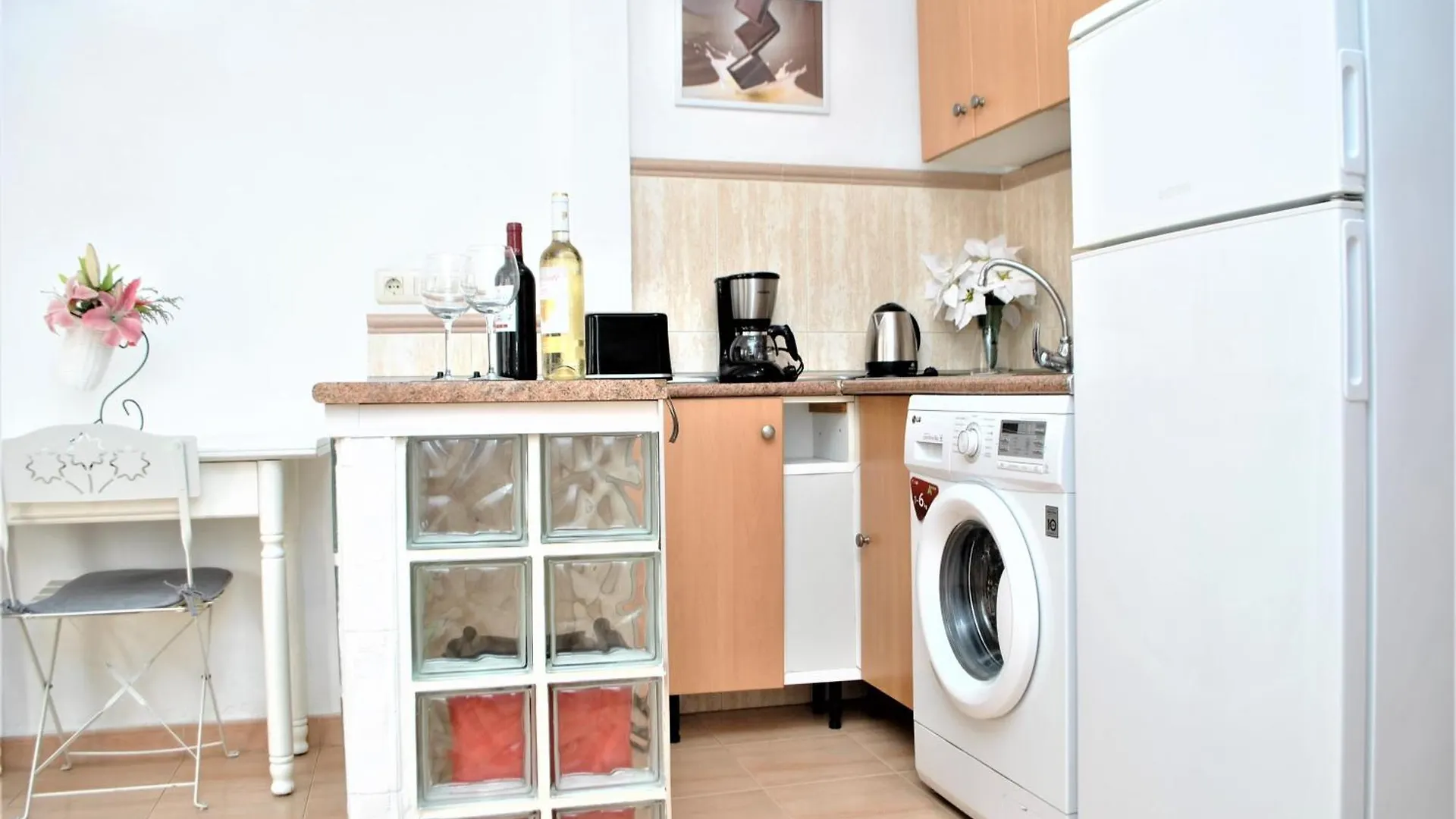 Small Building With 2 Apartments  Malaga